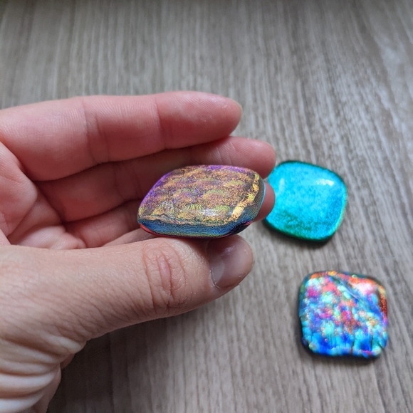 Fused glass cabochons - Picture 2 of 7